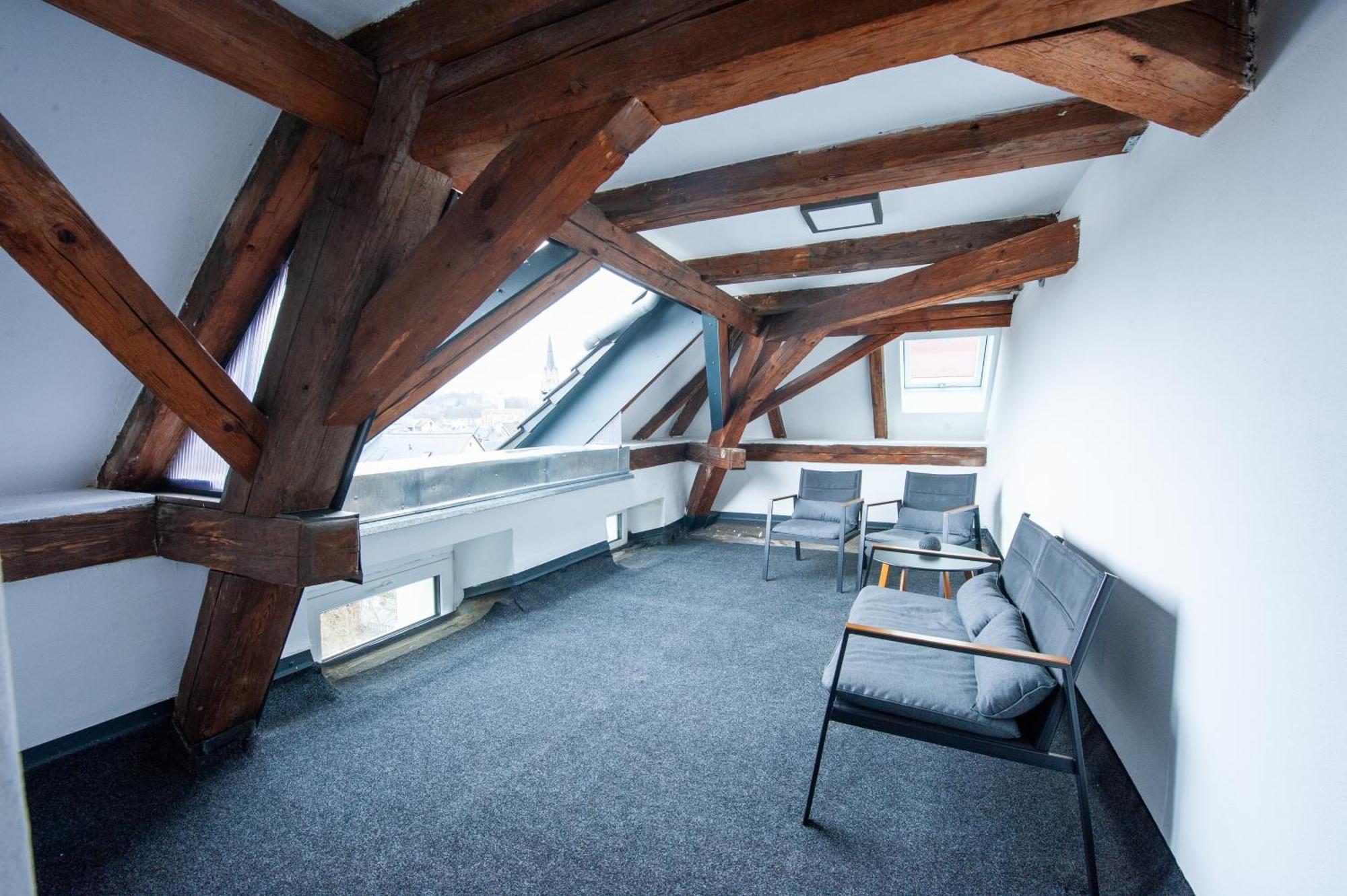 Schlossberg - Ferienwohnung Im Herzen Von Зельб Экстерьер фото